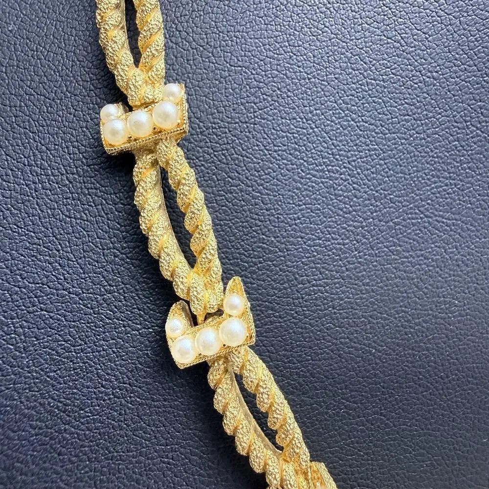 Vintage Crown Trifari Necklace Brushed Gold Rope Faux Pearls Choker 15-1/2”
